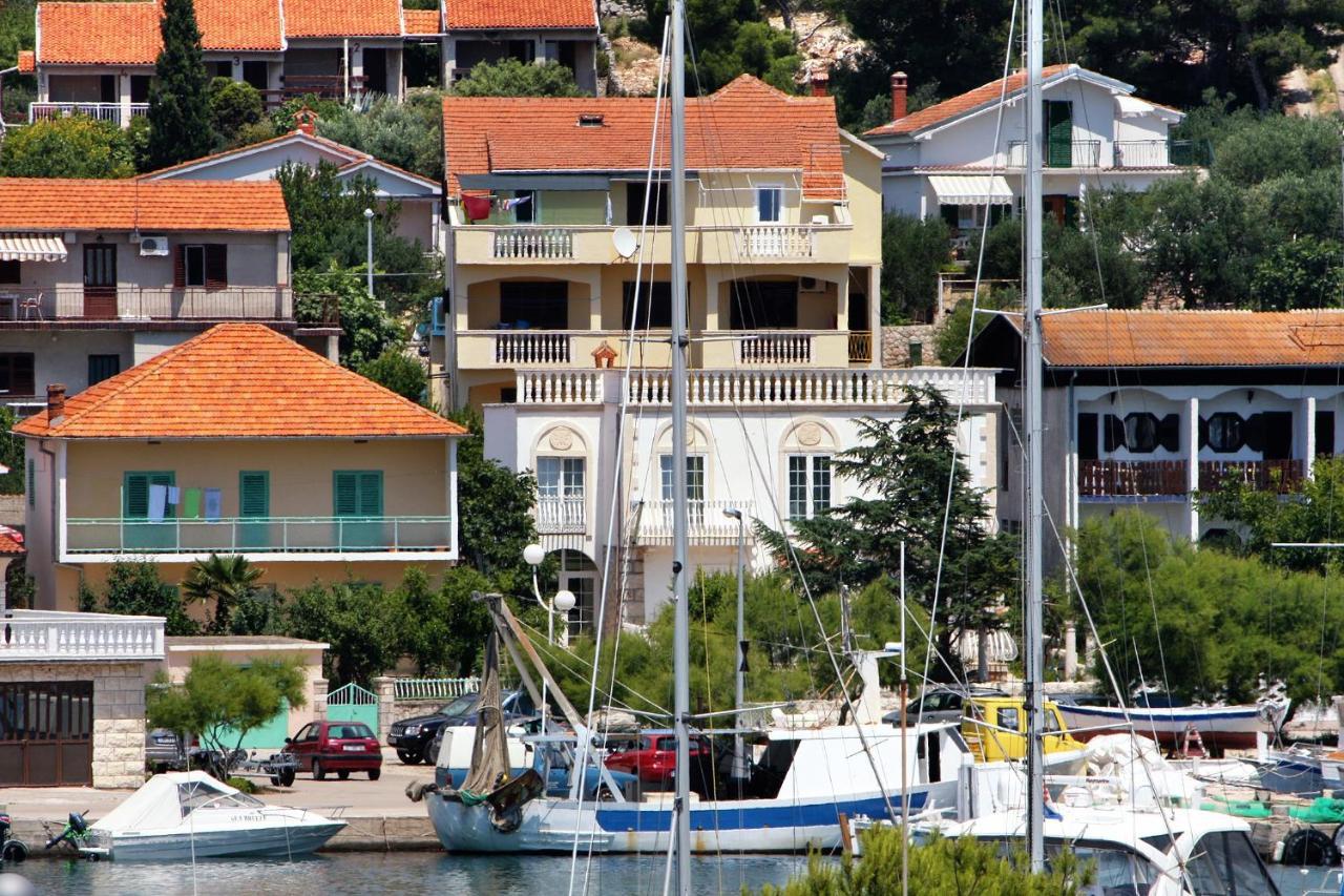 Apartments By The Sea Jezera, Murter - 5063 Екстериор снимка